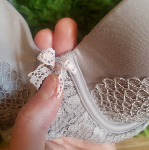 Victoria's secret body demi bra 32DDD like new! - Picture 2 of 7